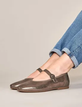 Women's 'Mawgan' Squared Toe Ballerina Pump in Metallics Size: 8 - Metallics - Size: 8 - Moshulu - FashionsVida