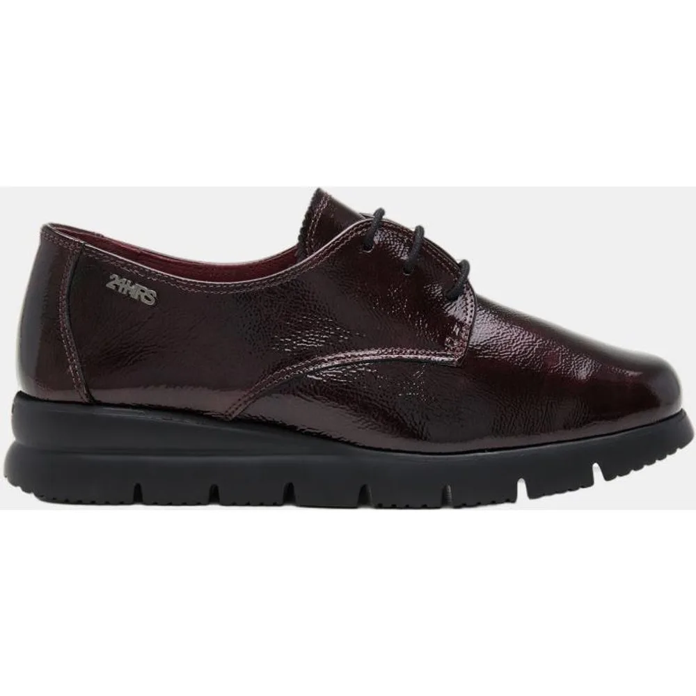 Zapato de mujer tipo blucher en charol - 24HRS - FashionsVida