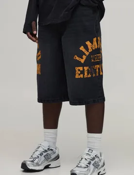 Herren Lange Jeans Hosen-Shorts Mit Varsity-Print Im Denim-Look Black Größe 34 - boohooMAN - FashionsVida