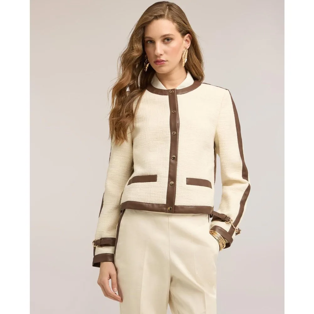 Chaqueta de mujer de bouclé con perfiles en contraste modelo boxy - Motivi - FashionsVida