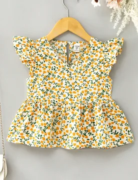 Blusa casual ajustada con cuello en V, volantes y estampado floral pequeño para niñas jóvenes - Shein - FashionsVida