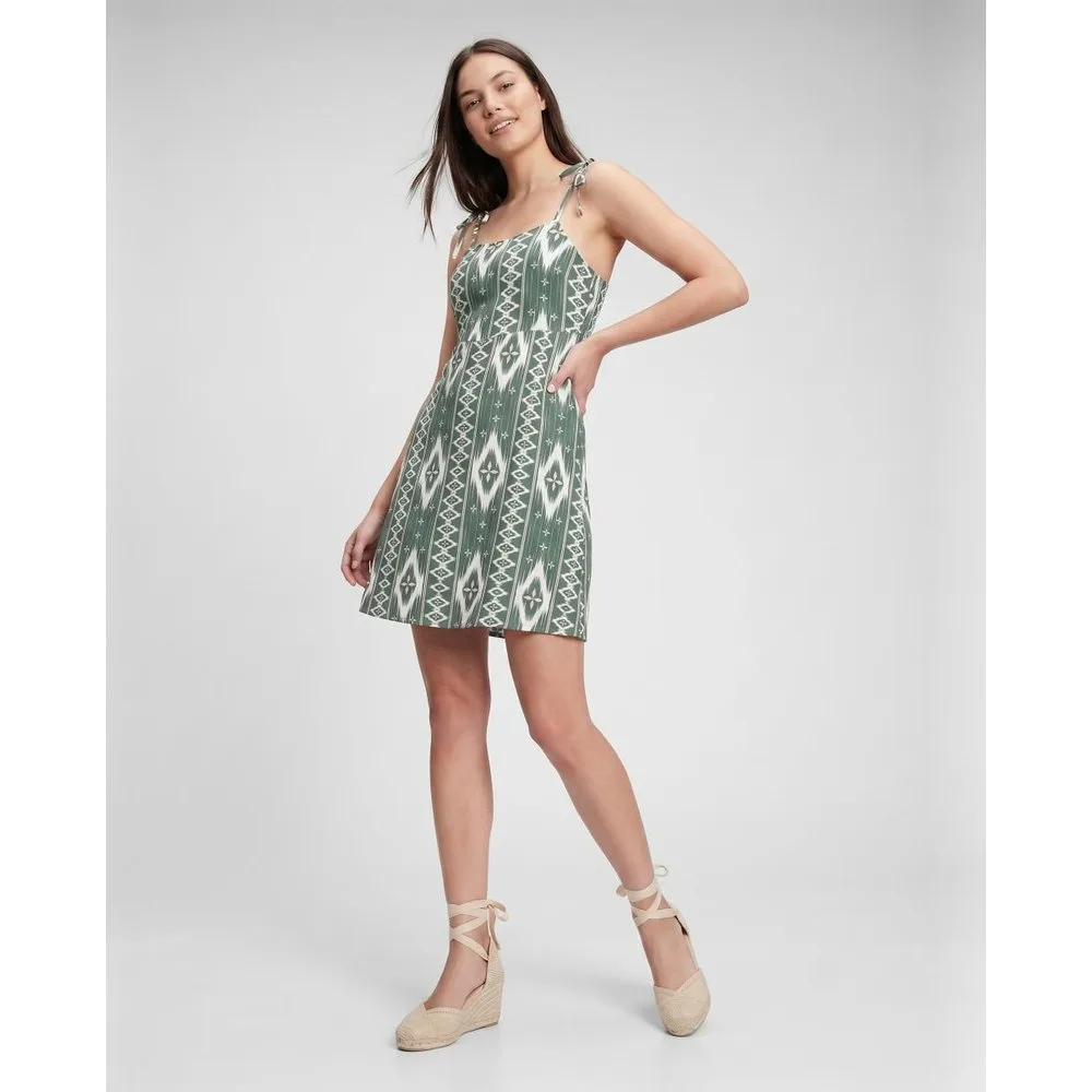 Vestido corto con escote cuadrado - Vero Moda - FashionsVida