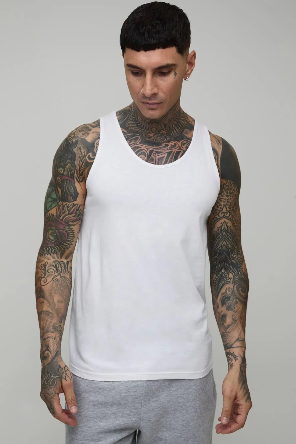 Herren Groß 2er-Pack Basic Normal Geschnittene Unterhemden White Größe Large - boohooMAN - FashionsVida