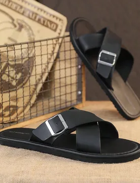 Pantuflas planas para hombres con correa cruzada, cómodas y ligeras para uso casual en interiores, baño, playa y exteriores - Shein - FashionsVida